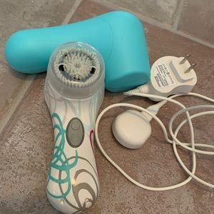 Clarisonic Mia with carry case